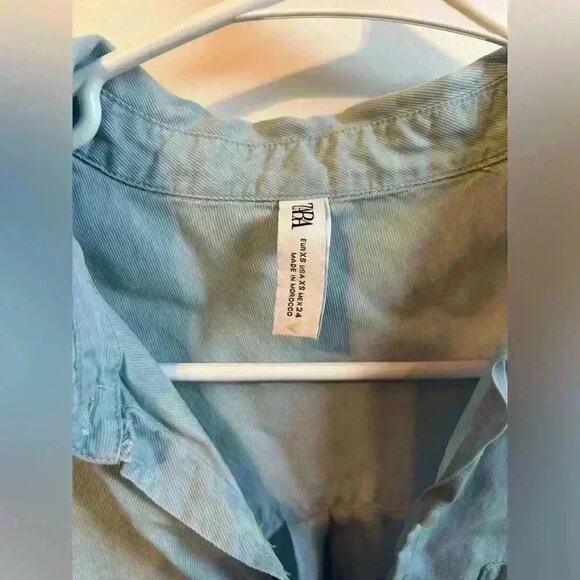 Zara Chiffon Raw Edge Button Down. XS - Picture 2 of 3